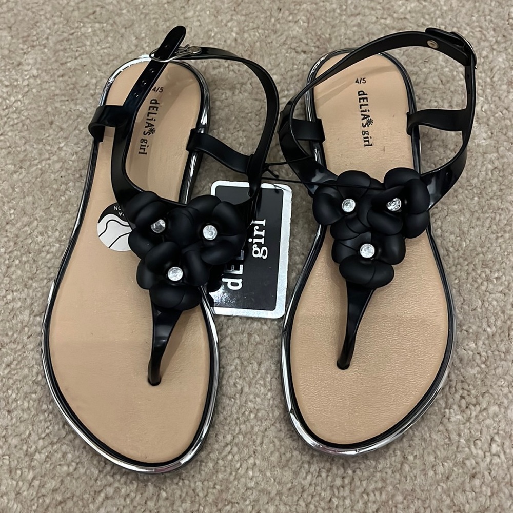Delia Girl Black Sandals with Flowers - Size 4/5